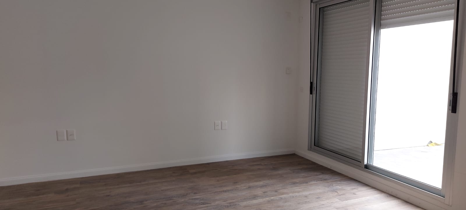 1 dorm con patio