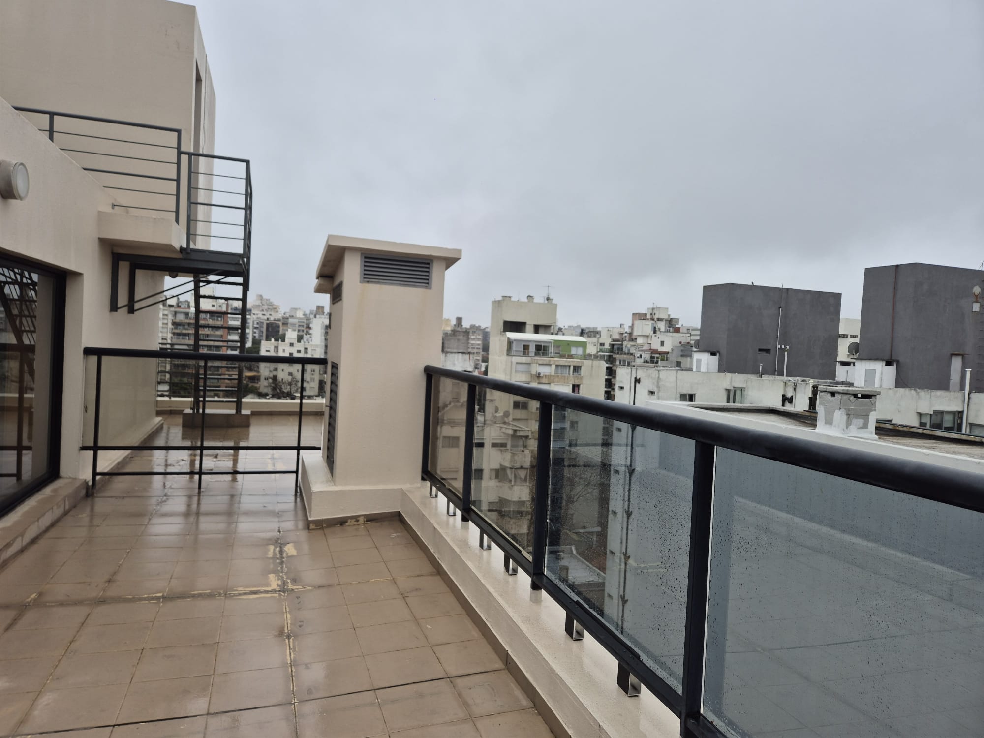 2 dormitorios en piso alto