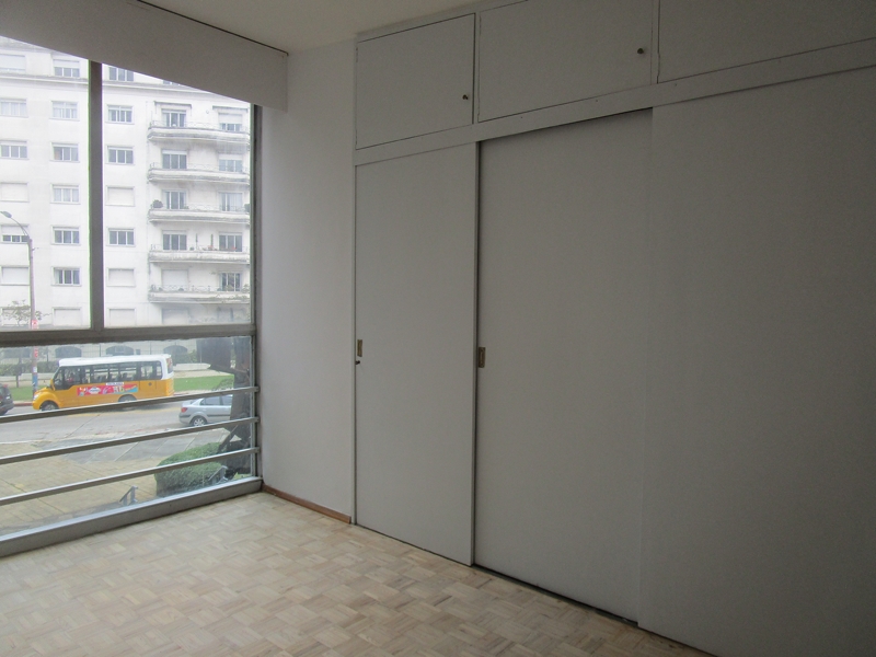 Amplio Apto. 3 Dorm en Pocitos
