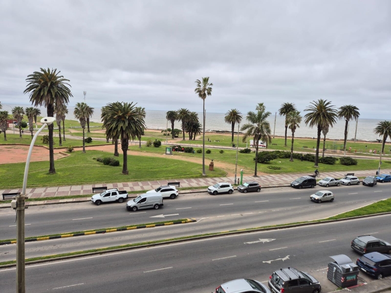 Apto de 4 dorm en la rambla