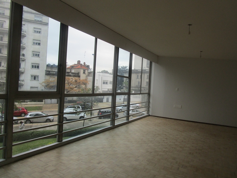 Amplio Apto. 3 Dorm en Pocitos